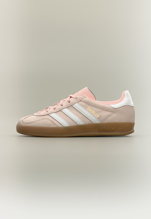 GAZELLE INDOOR - Sneakers low - sandy pink/white