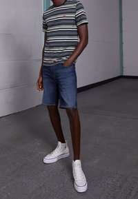 Levi's® Džínové kraťasy - dark-blue denim