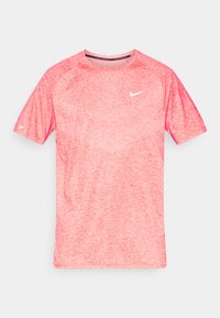 Unselected, bright crimson/reflective silver-coloured