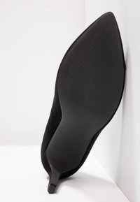 KIOMI Klasické lodičky - black