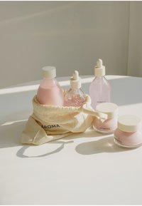 aromatica REVIVING ROSE INFUSION CREAM - Dagkräm