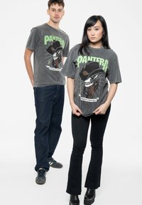 Paradiso Clothing PANTERA SKELETON COWBOY STONE WASH - Print T-shirt - charcoal