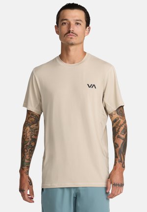 - T-shirt z nadrukiem