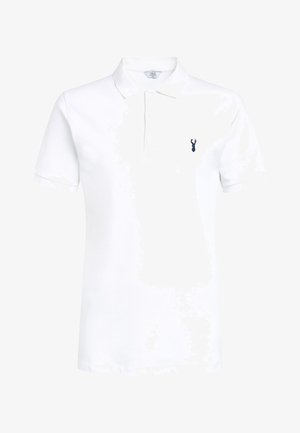 Weißes Poloshirt mit klassischem Kragen, drei Knöpfen und kurzen Ärmeln. Mit kleinem dunkelblauen Hummer-Logo auf der linken Brust.
