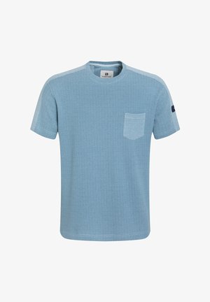 Mėlyna trumpomis rankovėmis marškinėliai su tekstūriniu žvejų raštu, apvaliu kaklu ir vienu krūtinės kišenėle. Lengvas ir kasdieniškas dizainas.