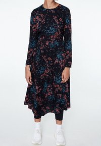 ARMEDANGELS Maxiklänning - black