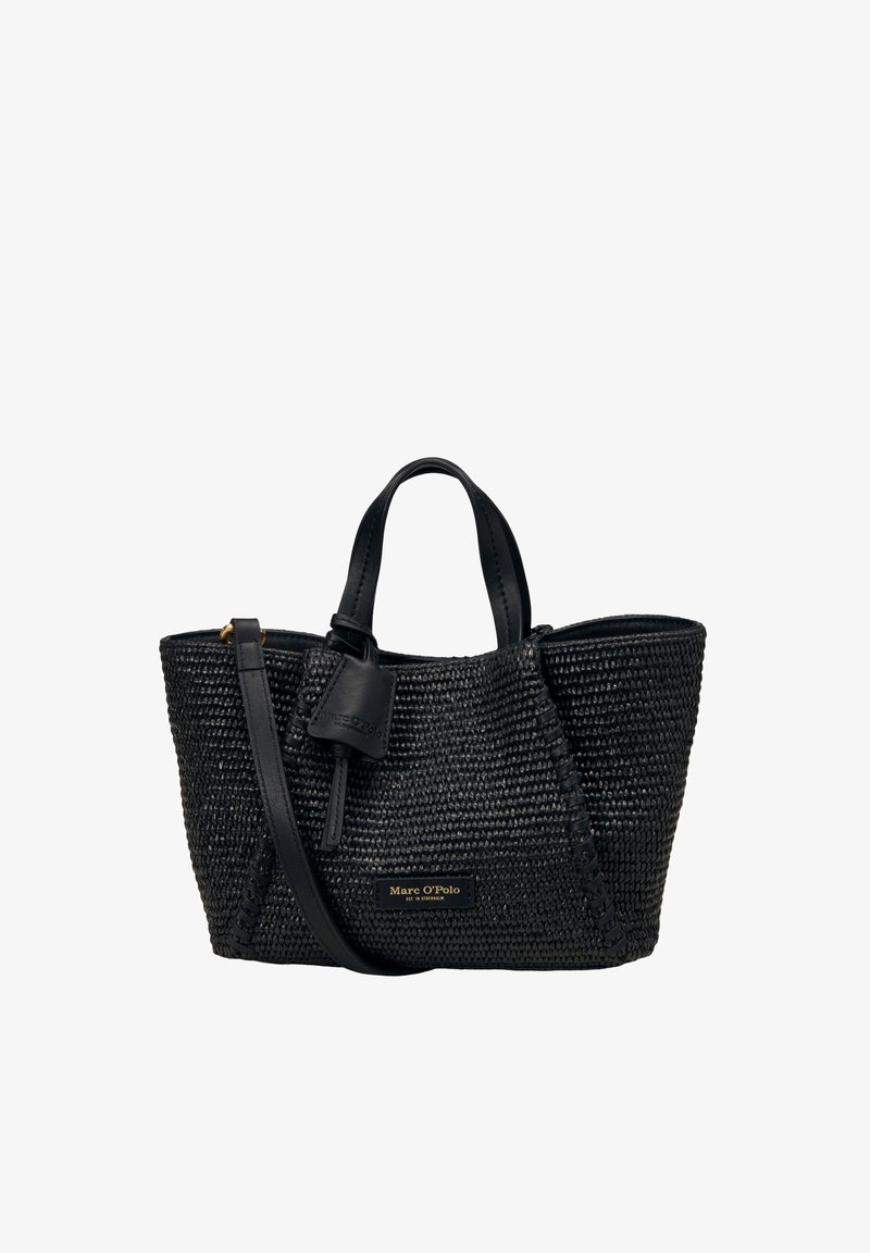 Schwarze gewebte Marc O'Polo Handtasche mit zwei kurzen Griffen, einem abnehmbaren Schulterriemen und einem kleinen Lederetikett.