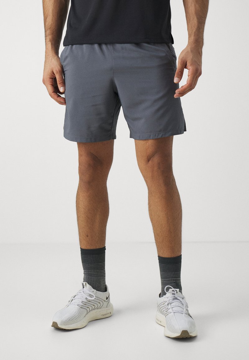 Under Armour - LAUNCH SHORTS - Urheilushortsit - castlerock, Suurenna