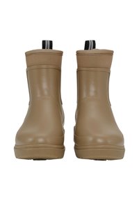 Brązowe wodoodporne buty z gładkim wykończeniem, o średniej wysokości, z elastyczną mankietą i wszywką z tyłu. Teksturowana podeszwa dla lepszej przyczepności.