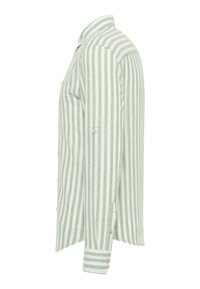 Jasnozielona i biała w paski koszula z długim rękawem. Ma wywinięty kołnierzyk, zapinane mankiety oraz miękką, teksturowaną tkaninę.