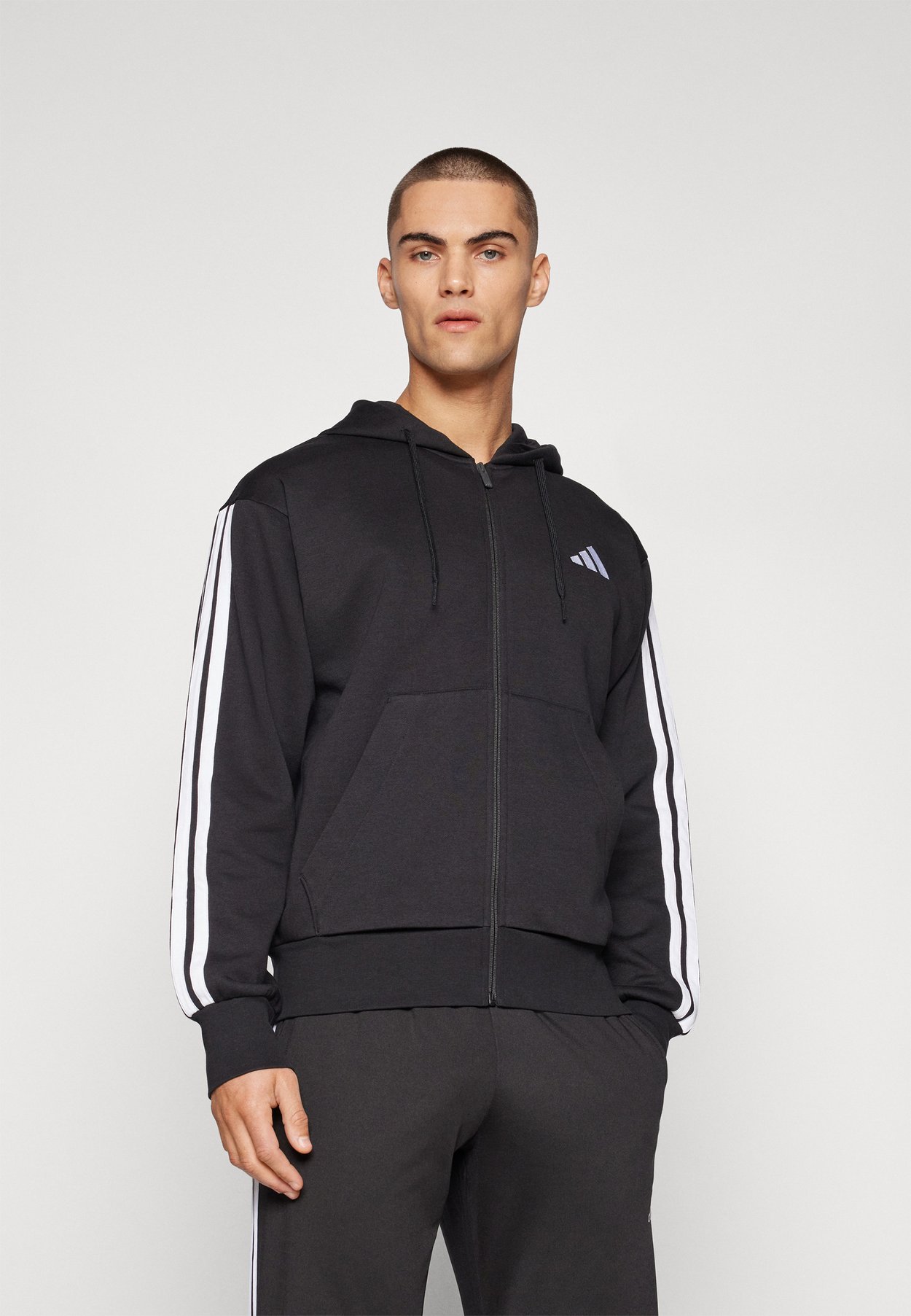 ESSENTIALS THREE STRIPES FLEECE