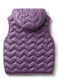 Lila gepolsterte, ärmellose Steppweste mit angenähter Kapuze, die ein Chevron-Stichmuster aufweist, flach von hinten auf weißem Hintergrund gezeigt.