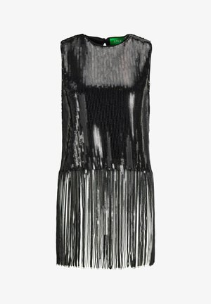 Vestido negro de lentejuelas con un diseño sin mangas, que presenta un corte recto y detalles de flecos en el dobladillo. Cierre en la parte trasera con un pequeño ojete.