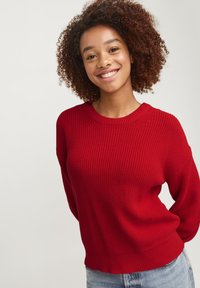 JJXX MILA TWIST CREW NECK NOOS - Strikkegenser - fiery red