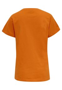 Oranje katoenen t-shirt, korte mouwen, ronde hals, gladde textuur, vlakke achterkant, geen patronen of accenten zichtbaar.
