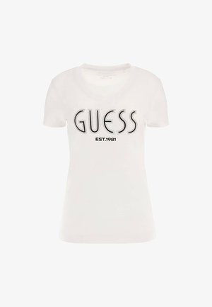 Bela bomba majica s kratkimi rokavi, ki prikazuje izstopajoč črn logotip "GUESS" in pod njim natisnjen črn tekst "EST.1981".