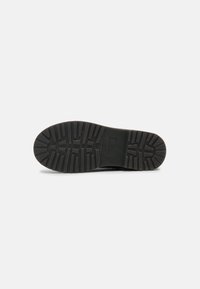 TOM TAILOR Botines con cordones - black