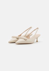 Marc Cain Klassikalised kontsakingad - off white