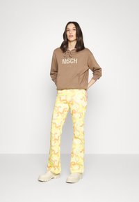 MSCH Copenhagen IMA HOOD - Camisola - caribou/white pep