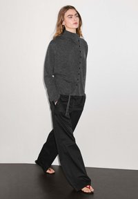 Thumbnail Image 5