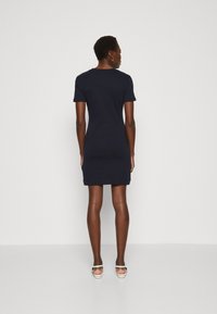 Tommy Hilfiger NEW CODY SLIM  - Džersio suknelė - desert sky