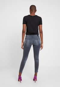 Replay Vaqueros pitillo - grey denim