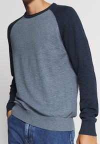 Selected Homme Stickad tröja - blue