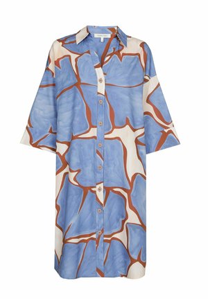 Blauw- en crèmekleurige overhemdjurk met abstract bruin patroon, voorzien van een kraag, knopen aan de voorkant en brede mouwen. Gladde stoftextuur.
