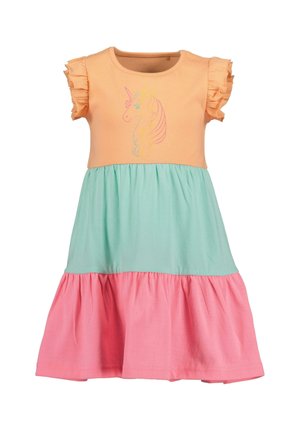 Vestito di cotone con top arancione con grafica di unicorno, sezione media verde e gonna a balze rosa. Le maniche a volant accentuano le spalle.