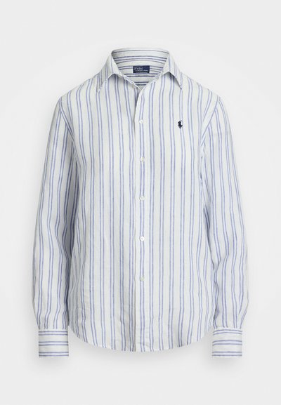 Ριγέ πουκάμισο σε ανοιχτό μπλε και λευκό λινό, με κλασικό γιακά, μακριά μανίκια και ένα μικρό embroidered λογότυπο στο στήθος.
