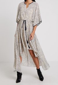 Apart Maxiklänning - beige