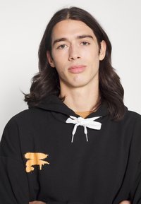 Only & Sons ONSOSIRIS LIFE REDACT HOODIE - Camisola - black
