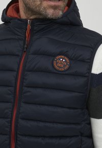 FQ1924 FQBENDIK - Väst - navy blazer