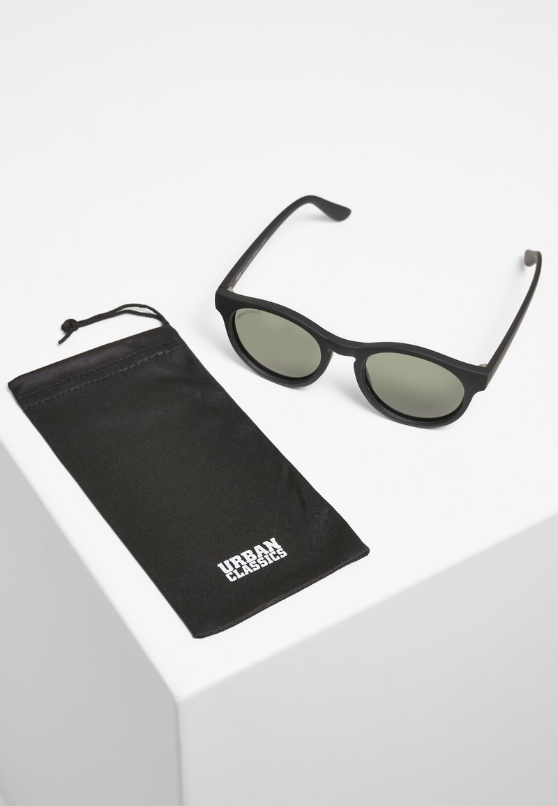 Urban Classics SUNRISE - Akiniai nuo saulės - black/green