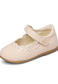 Zapato Mary Jane de charol rosa pálido con bordes en forma de onda, acentos decorativos en plata y una correa de Velcro para un ajuste seguro.