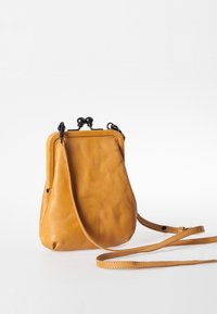 Aunts & Uncles MRS SUGAR POP - Umhängetasche - satin brass