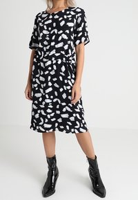 Selected Femme Petite Sukienka letnia