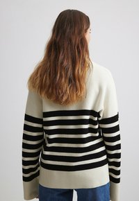 NA-KD Maglione - white