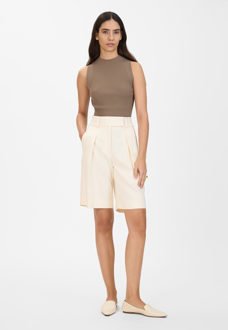 IVY OAK - PEONY SUE - Shorts - mandelmilch, Forstør