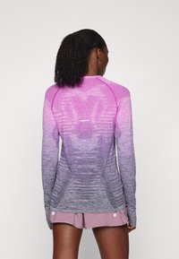 ASICS SEAMLESS LS TOP - Langærmet T-shirt - bold magenta/blue expanse
