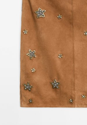Massimo Dutti MIDI WITH RHINESTONE DETAIL - Lædernederdele - camel