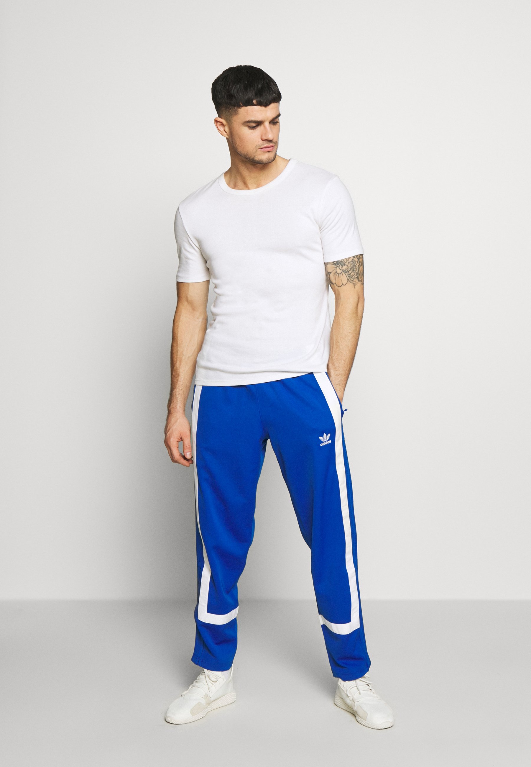 adidas Originals WARMUP Jogginghose bluewhite Zalando.at adidas Originals WARMUP Jogginghose bluewhite Zalando.at
