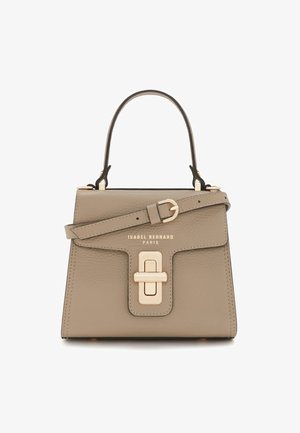 Beige Lederhandtasche mit strukturiertem Design, verstellbarem Trageriemen und goldfarbener Hardware. Mit einem Frontverschluss und Logo-Detail.