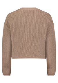 Kraftig beige tröja med ribbad struktur, vida ärmar och rund halsringning. Baksidan är slät, vilket framhäver den stickade tyget.
