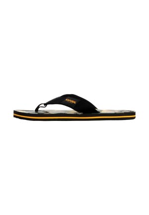 Chanclas negras con tiras de tela y plantilla impresa. Presentan una franja de acento amarilla a lo largo de la suela. Diseño ligero y flexible.