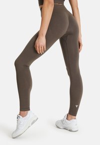 SQUATPROOF CORE SEAMLESS - Tajice-hlače - coffee