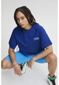 TheJoggConcept SAFINE - T-shirt con stampa - cashmere blue/blu
