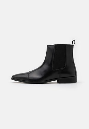 Stiefelette - black
