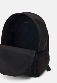 Tommy Hilfiger ESTABLISHED UNISEX - Rygsække - black