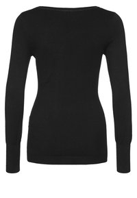 Svart långärmad tröja med rund halsringning. Tillverkad av mjukt stickat material, den har en figurnära passform och ribbad nederkant. Inga utsmyckningar.